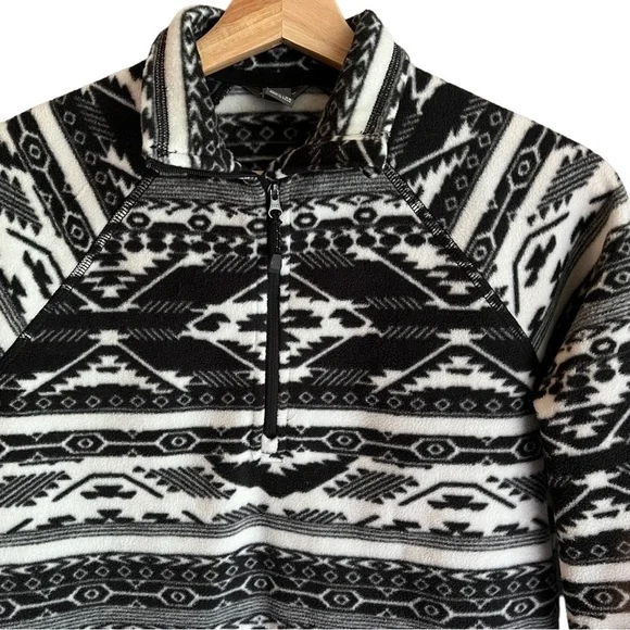 EDDIE BAUER | Lightweight Aztec Print Fleece Half Zip Sz XS - Picture 2 of 8